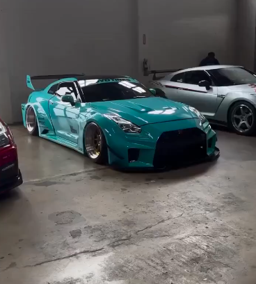 Оклейка Nissan GT-R в Sunmax 11 Sky Blue Color PPF
