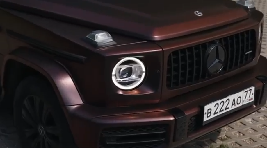 Оклейка Mercedes G в Sunmax 37 Matte Black Charm Red Color PPF