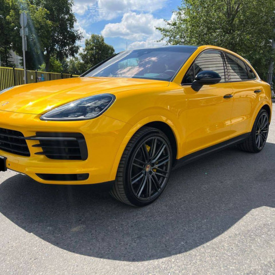 Оклейка Porsche Macan S в Sunmax 7 Maple Yellow Gloss PPF