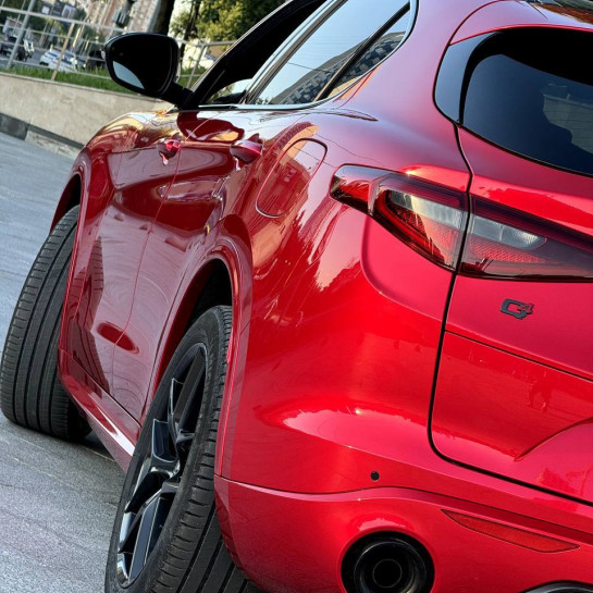 Оклейка Alfa Romeo Stelvio в Sunmax 48 Metal Red PPF