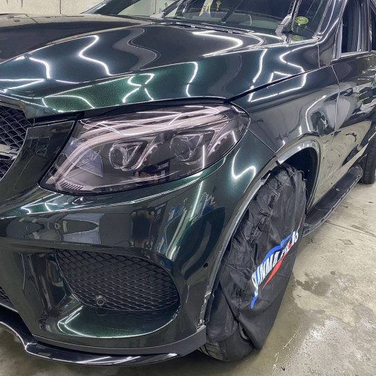 Оклейка Mercedes-Benz GLE Coupe в Sunmax 4 Goodwood Green Pearl PPF