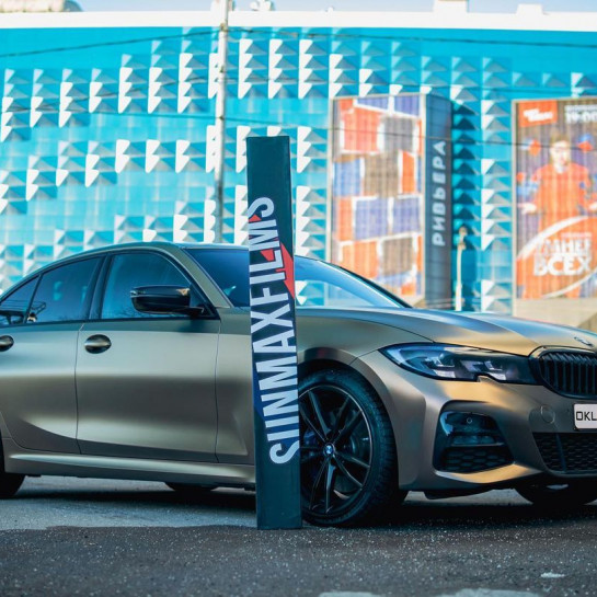 Оклейка BMW 5 автомобиля в виниловую пленку Sunmax Color Matte Metallic Brown