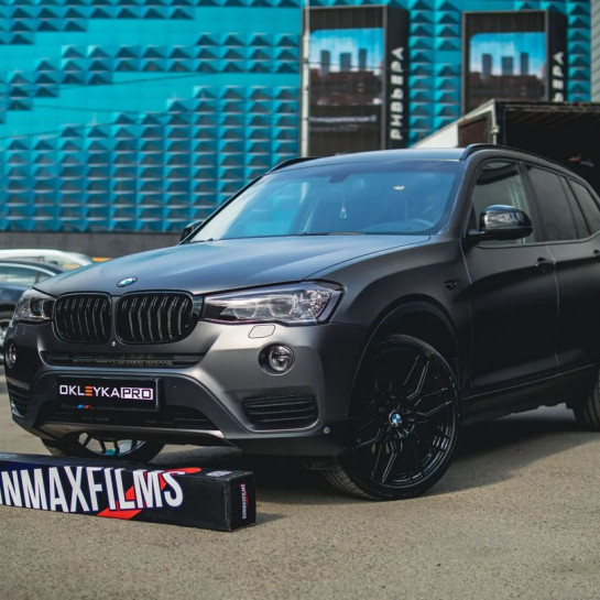 Оклейка автовинилом BMW X3 в Sunmax Color Matte Smoky Grey