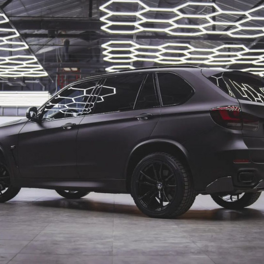 Оклейка BMW X4 в виниловую пленку Sunmax Satin Chrome Black