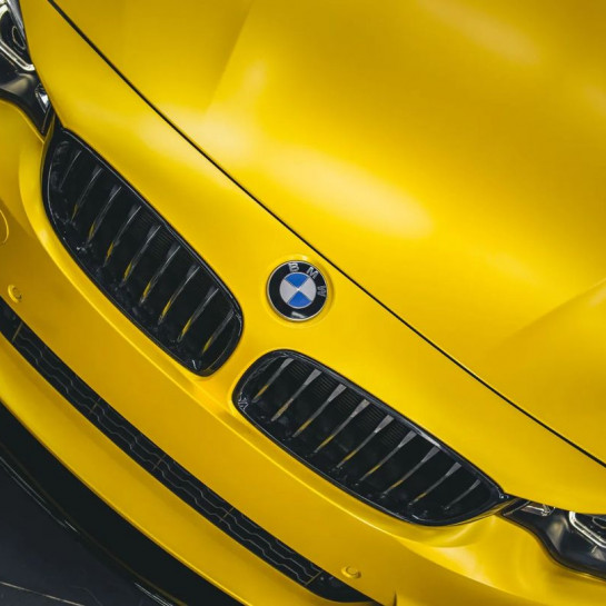 Оклейка BMW 3 в Matte Metallic Yellow на автомобиль