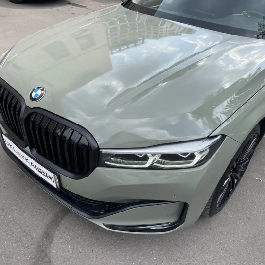 Оклейка BMW 7 в Sunmax Color Ultra Gloss Combat Green на территории России