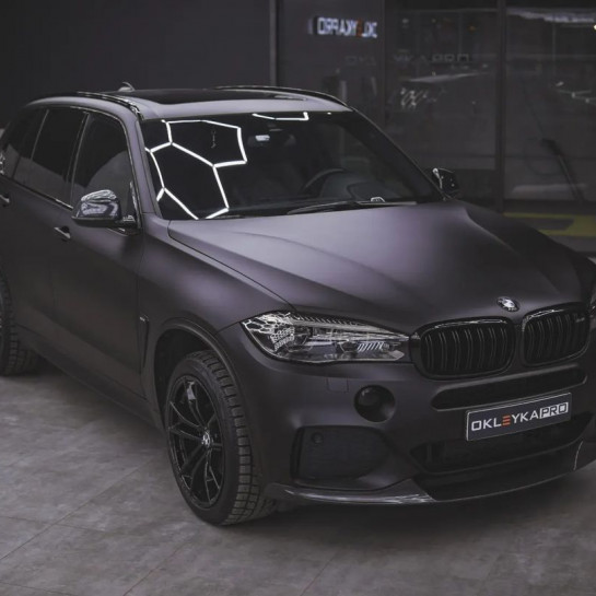 Оклейка BMW X4 в виниловую пленку Sunmax Satin Chrome Black