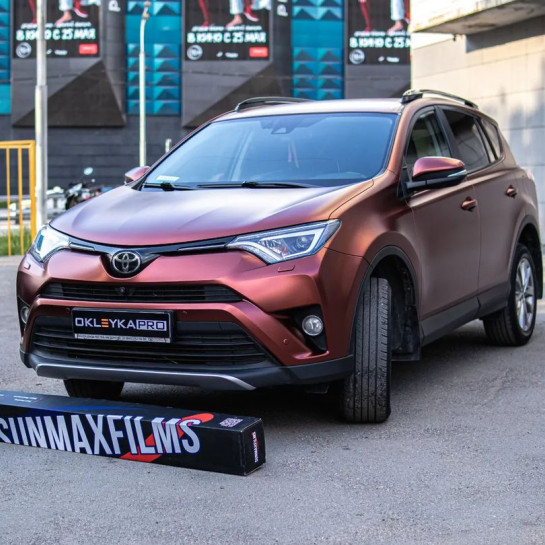 Оклейка Toyota RAV4 в Sunmax Matte Metallic Russet Red для авто винилом