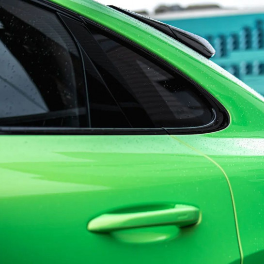 Оклейка винилом Porsche Cayenne в Sunmax Coral Apple Green