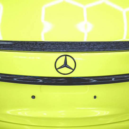 Оклейка Mercedes E в Sunmax Coral Yellow Green в Москве и МО