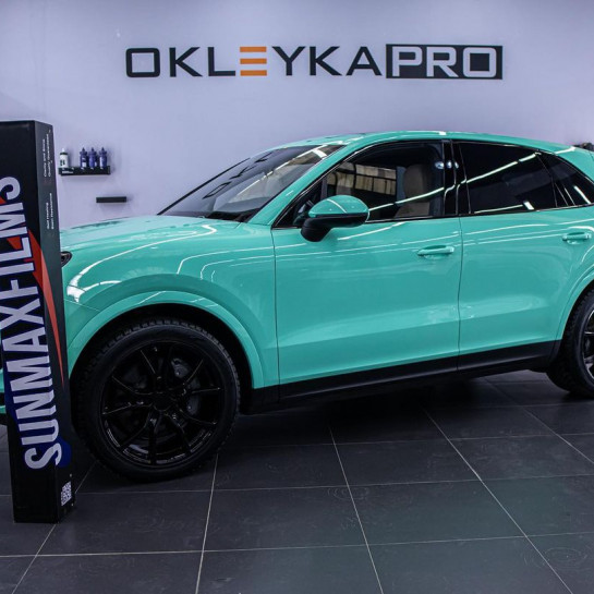 Оклейка Porsche Cayenne S в Sunmax Ultra Gloss Tiffany винил с глянцевым эффектом