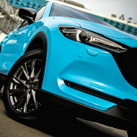 Оклейка авто виниловой пленкой Mazda в Sunmax Ultra Gloss Ice Blue