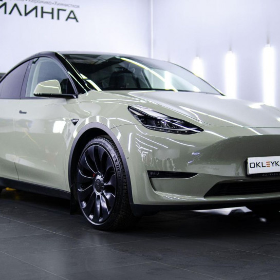 Оклейка Tesla 3 в Sunmax Color Ultra Gloss Combat Green по России