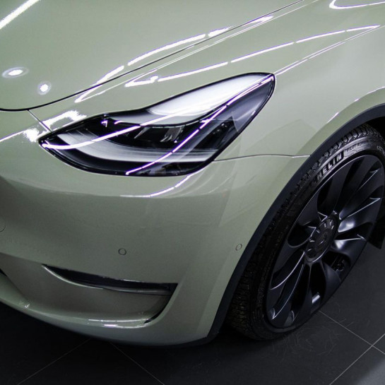 Оклейка Tesla 3 в Sunmax Color Ultra Gloss Combat Green по России