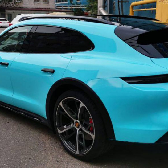 Оклейка Porsche в Sunmax 11 Color PPF Sky Blue Gloss