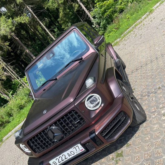 Оклейка Mercedes G в Sunmax 37 Matte Black Charm Red Color PPF