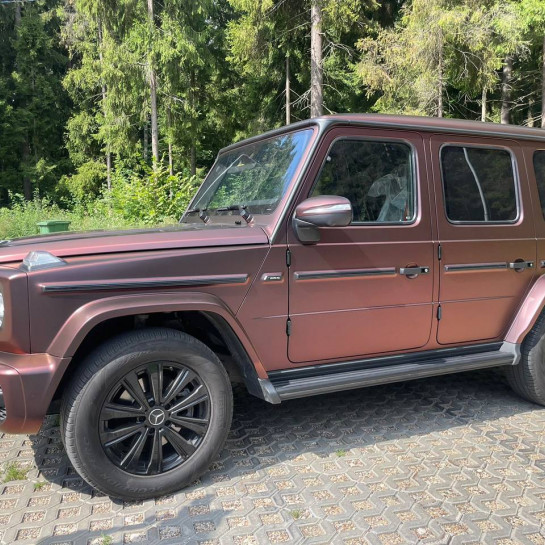 Оклейка Mercedes G в Sunmax 37 Matte Black Charm Red Color PPF