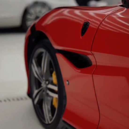 Оклейка Ferrari в Sunmax 1 Ferrari red Gloss PPF