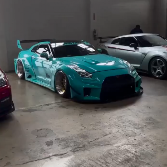 Оклейка Nissan GT-R в Sunmax 11 Sky Blue Color PPF
