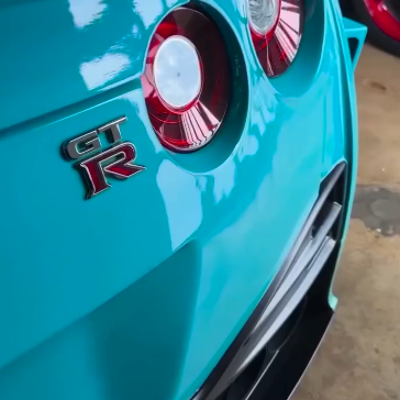 Оклейка Nissan GT-R в Sunmax 11 Sky Blue Color PPF