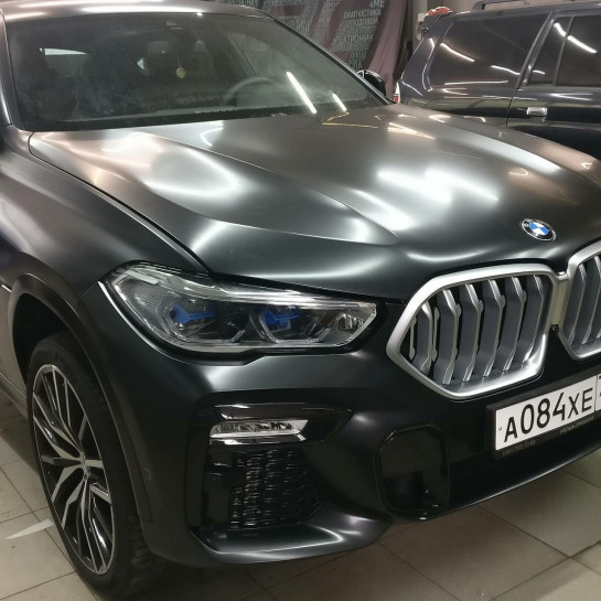 Оклейка для автомобиля BMW прозрачным матовым антигравийным полиуретаном SunMax PPF