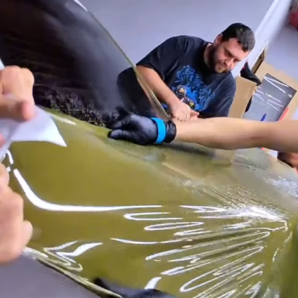 Оклейка Kia в Sunmax 9 Urban Green Gloss