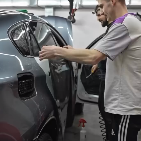 Оклейка BMW X6 в Sunmax 44 Metal Gray