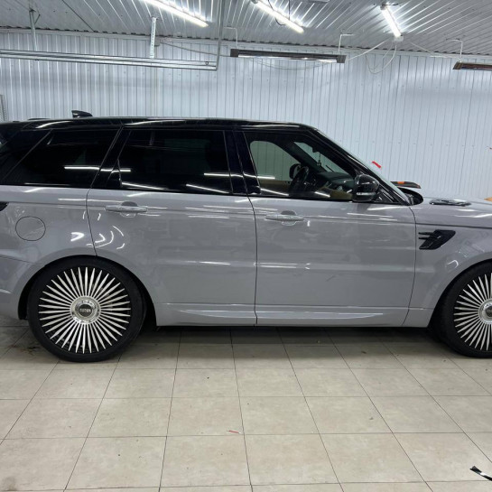 Оклейка Range Rover в Sunmax 15 Brooklyn Grey Gloss Color PPF