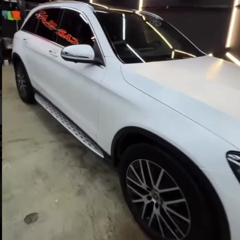 Оклейка Mercedes в цветной полиуретан Sunmax 36 White Matt Pearl 
