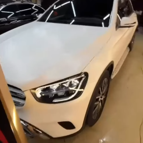 Оклейка Mercedes в цветной полиуретан Sunmax 36 White Matt Pearl 