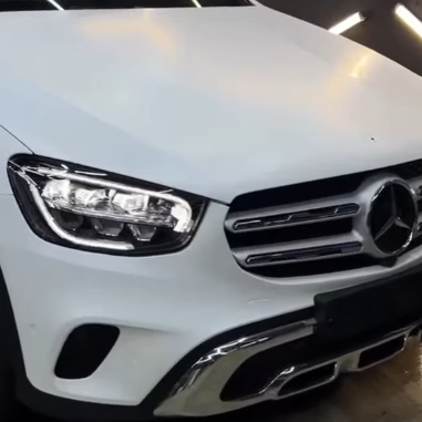 Оклейка Mercedes в цветной полиуретан Sunmax 36 White Matt Pearl 