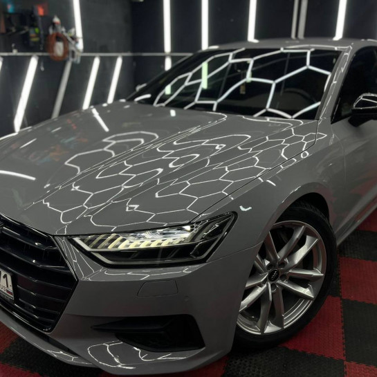 Полная оклейка кузова авто Audi в цветной полиуретан Sunmax 16 Nardo Gray Gloss PPF