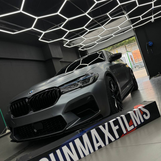 Оклейка BMW M5 цветным полиуретаном Sunmax 24 Gray Matt PPF