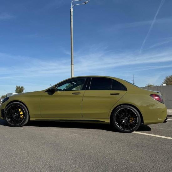 Оклейка Mercedes Benz C класс AMG в Sunmax 9 Urban Green Gloss PPF