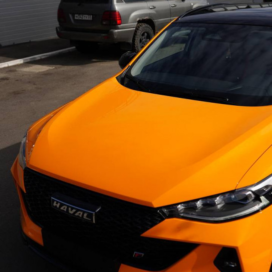 Оклейка Haval цветным полиуретаном Sunmax 50 Orange Color PPF