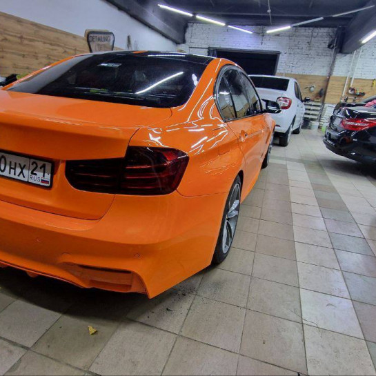 Оклейка BMW в цветной полиуретан Sunmax 6 Lotus Orange Color PPF