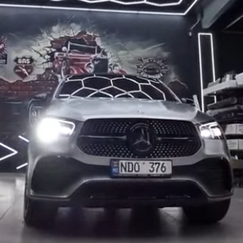Оклейка Mercedes в цветной винил Sunmax 527 Metallic Charcoal