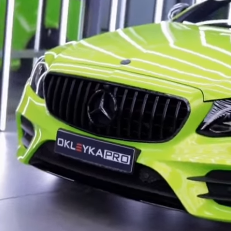 Оклейка Mercedes в цветной автовинил Sunmax 253 Gloss Apple Green