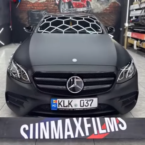 Оклейка Mercedes цветным автовинилом Sunmax 568 Super Matt Black