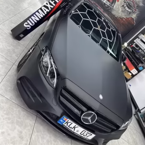 Оклейка Mercedes цветным автовинилом Sunmax 568 Super Matt Black