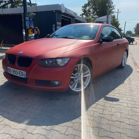 Оклейка BMW в цветную виниловую Sunmax 746 Ghost metallic Poppy Red