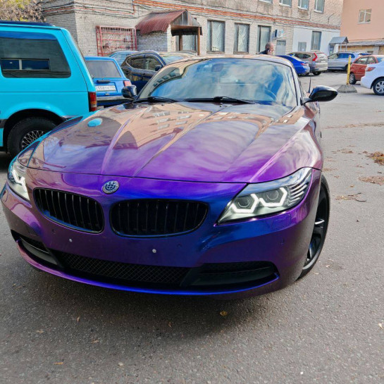 Оклейка кузова BMW в цветной полиуретан Sunmax 30 Green Blue Color PPF