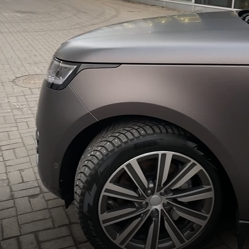 Частичная оклейка кузова Range Rover в полиуретан Sunmax Black Gloss и Sunmax Satin