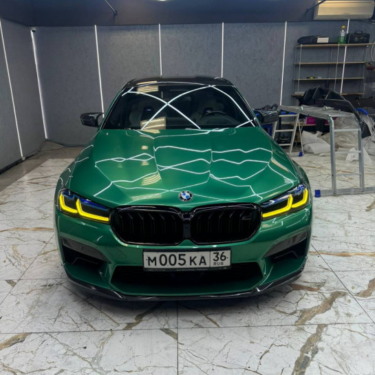 Оклейка BMW цветным полиуретаном Sunmax 49 BMW Green Color PPF