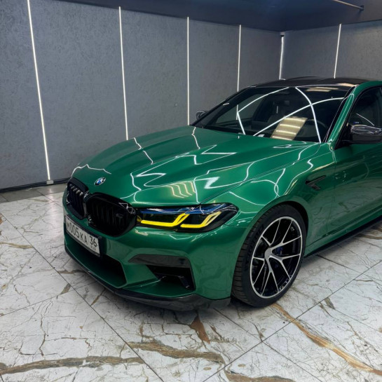 Оклейка BMW цветным полиуретаном Sunmax 49 BMW Green Color PPF