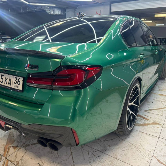 Оклейка BMW цветным полиуретаном Sunmax 49 BMW Green Color PPF