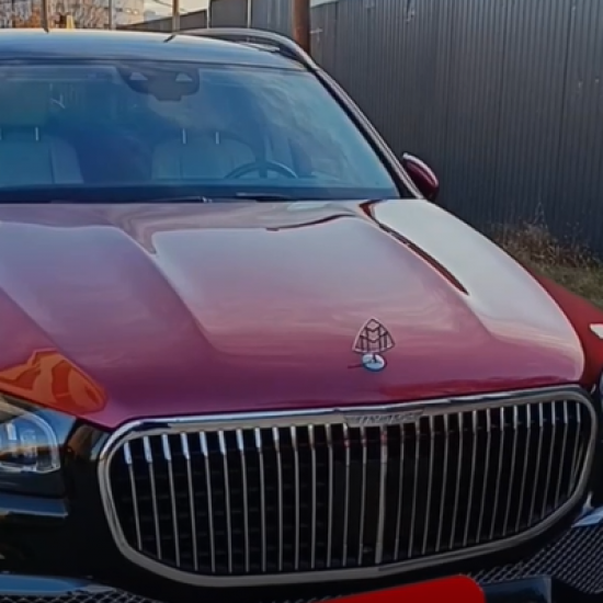 Оклейка капота Mercedes GLE в Sunmax 48 Metal Red Color PPF