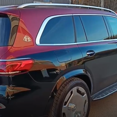 Оклейка капота Mercedes GLE в Sunmax 48 Metal Red Color PPF