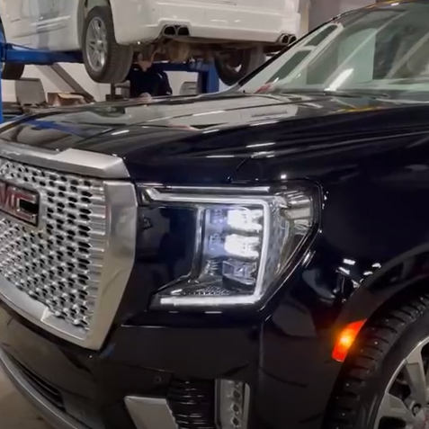 Оклейка капота и фар авто GMC защитным антигравийным полиуретаном Sunmax PPF