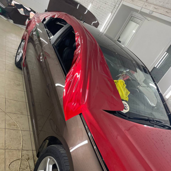 Оклейка кузова автомобиля BMW виниловой пленкой Sunmax Gloss Metallic Purple